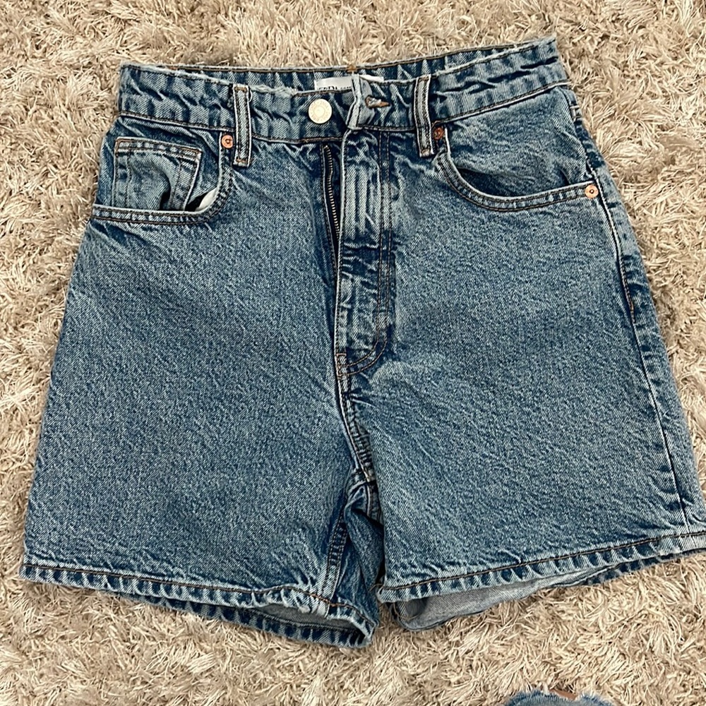 Womens Zara mom shorts